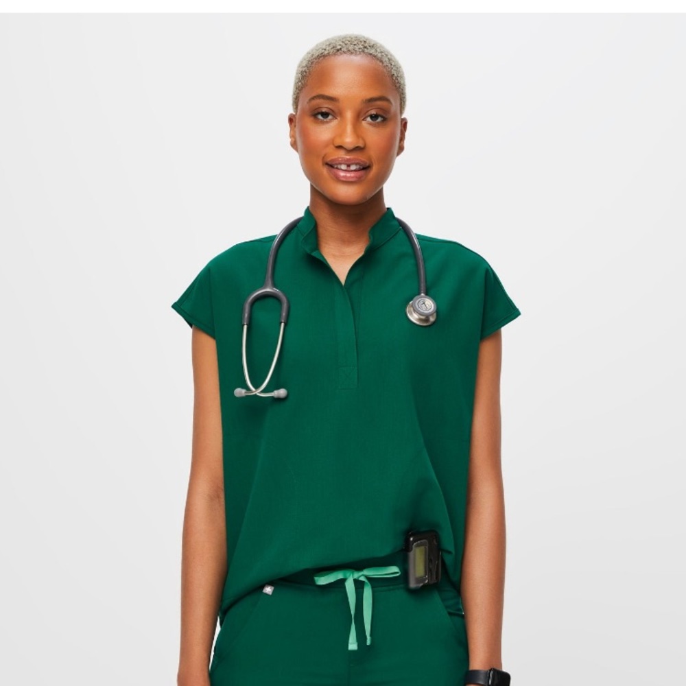 Figs Technical Collection Rafaela top Hunter Green